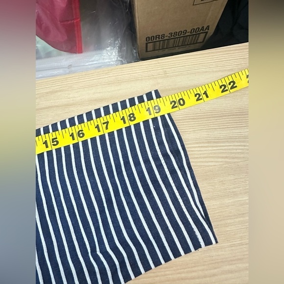 NEW Talbots 100% Linen Stripe Embroidered Floral Tunic Top in Navy Sz Medium - Picture 9 of 10